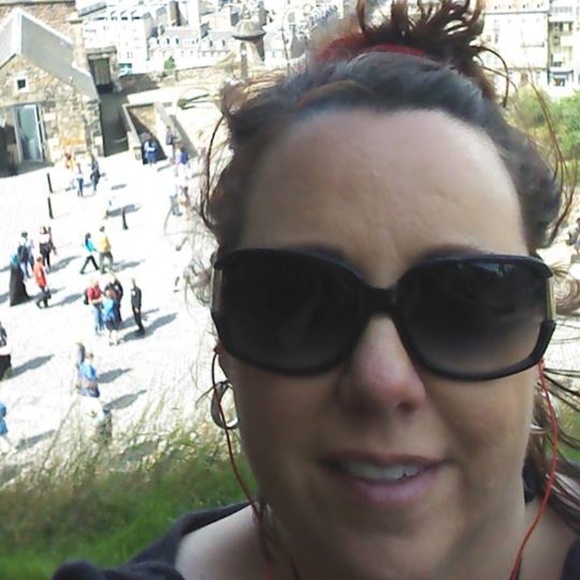 Thanks for visiting!! I'm Laura! - Picture 3 of 4